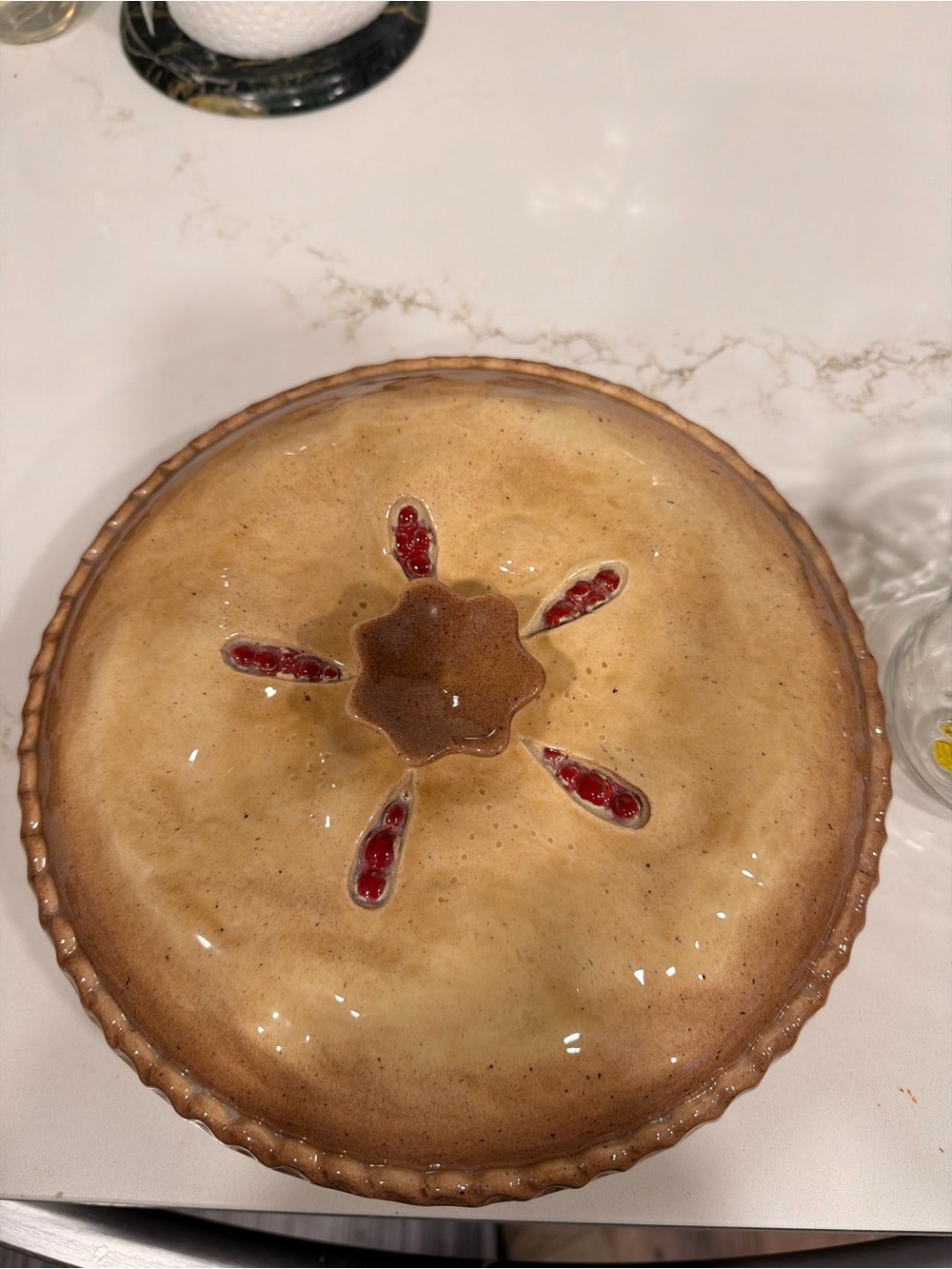 Ceramic Cherry Pie Dish Cover in Tan vintage - Picture 2 of 6